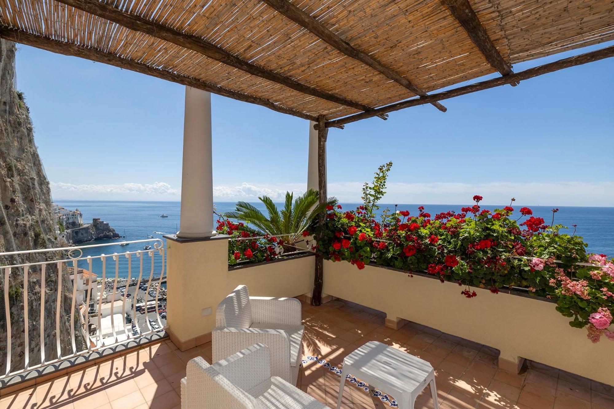 Apartments Amalfi Design Sea View Accessible By 250 Steps Exteriör bild
